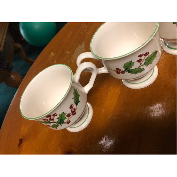 Vintage White Christmas dish set - Picture 10 of 15